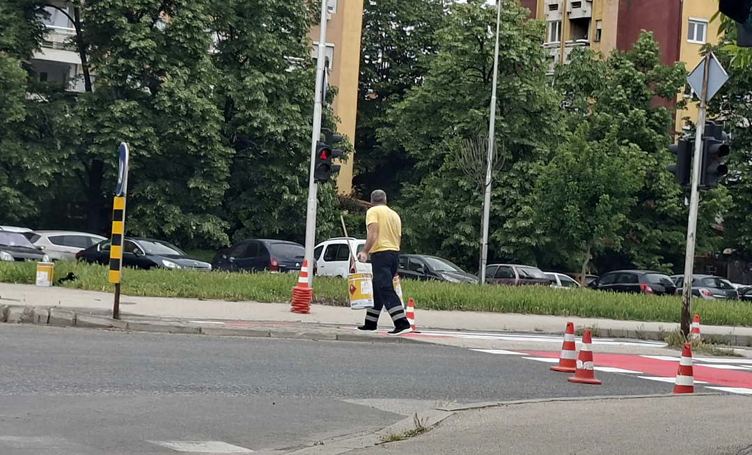 Тендери за невидливи пешачки премини
